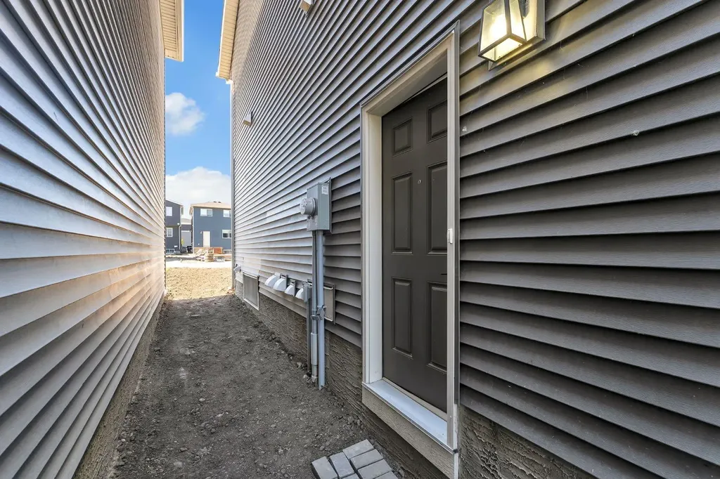 67 Corner Glen Gardens NE Calgary AB T3N2L3