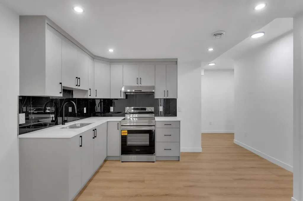 67 Corner Glen Gardens NE Calgary AB T3N2L3