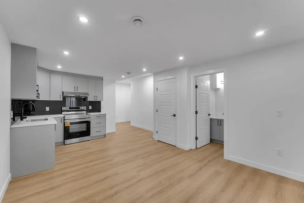 67 Corner Glen Gardens NE Calgary AB T3N2L3