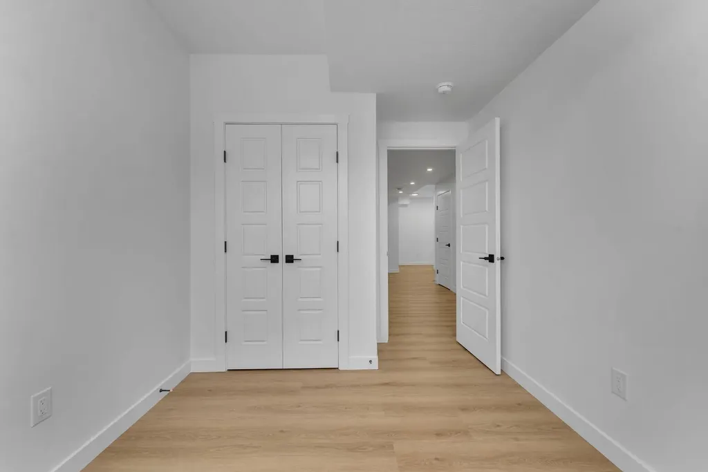 67 Corner Glen Gardens NE Calgary AB T3N2L3