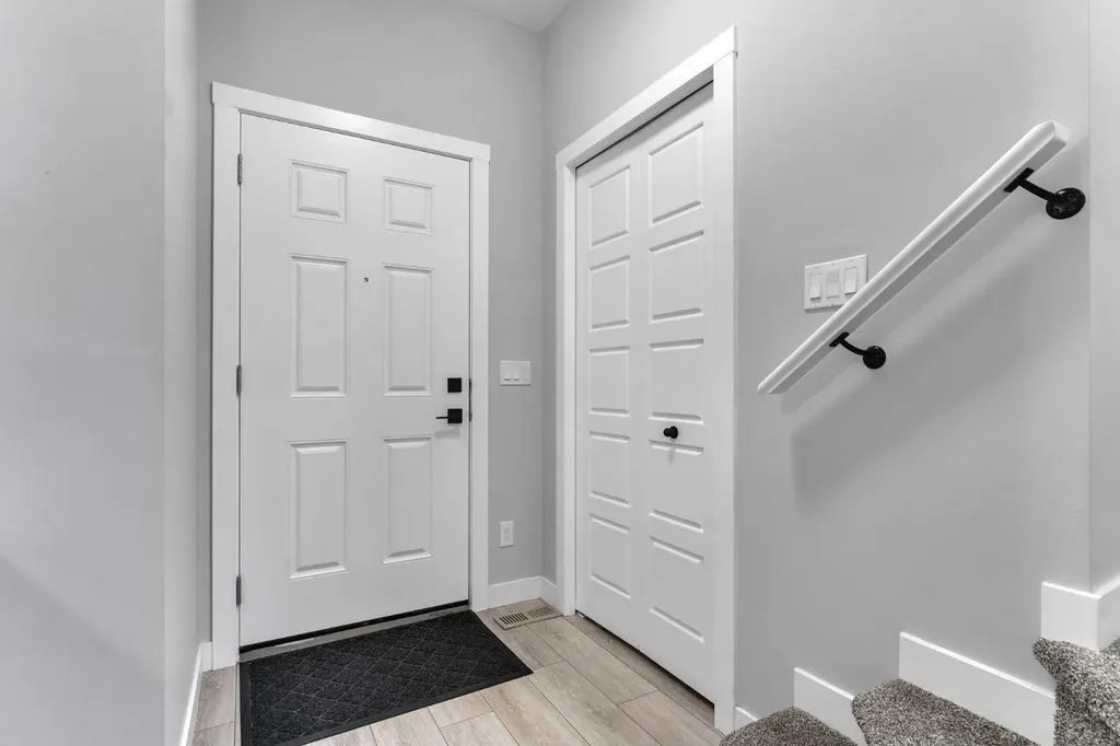 67 Corner Glen Gardens NE Calgary AB T3N2L3