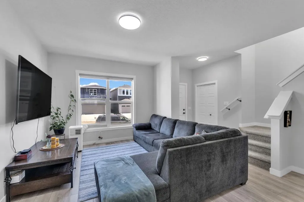 67 Corner Glen Gardens NE Calgary AB T3N2L3