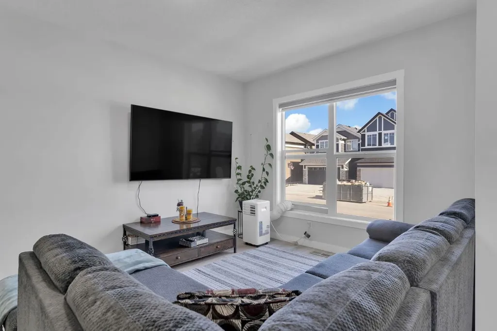 67 Corner Glen Gardens NE Calgary AB T3N2L3