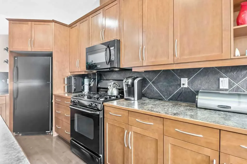 6 Scarpe Drive SW Calgary AB T2T 6P2