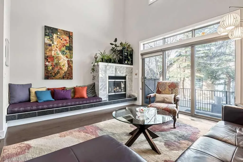 6 Scarpe Drive SW Calgary AB T2T 6P2