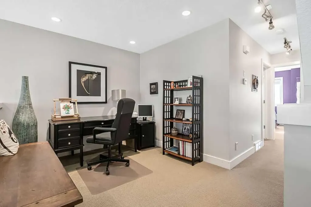 6 Scarpe Drive SW Calgary AB T2T 6P2