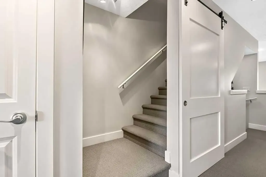 6 Scarpe Drive SW Calgary AB T2T 6P2