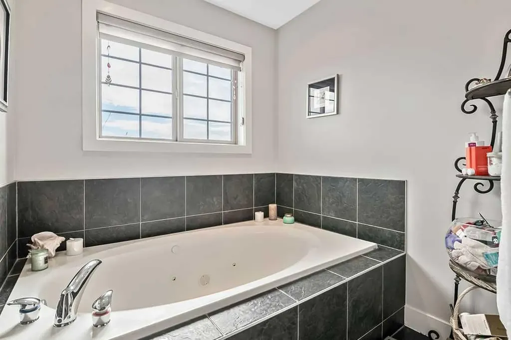 6 Scarpe Drive SW Calgary AB T2T 6P2