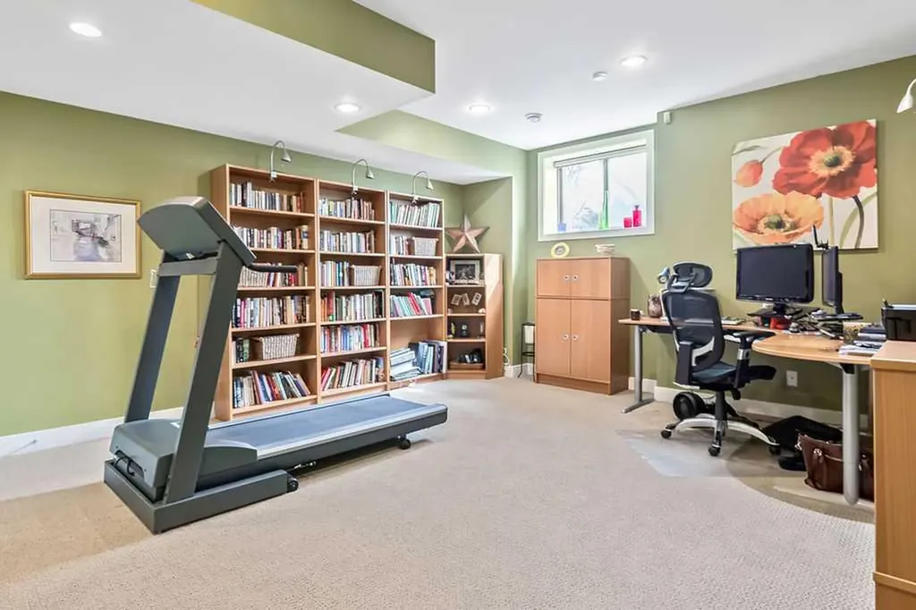6 Scarpe Drive SW Calgary AB T2T 6P2