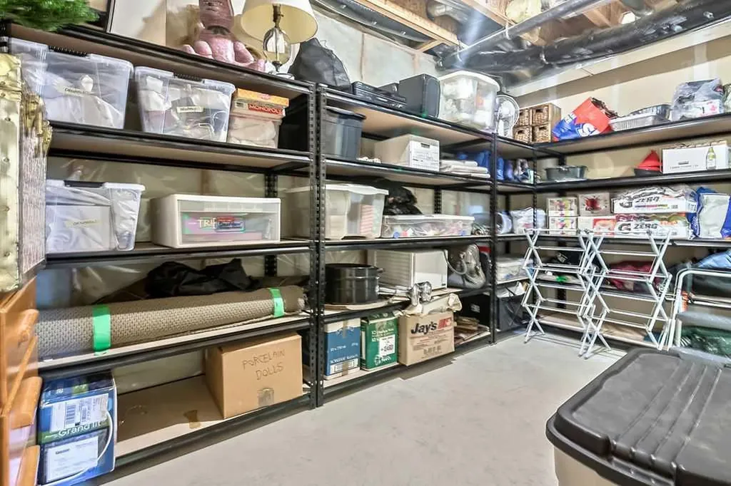 6 Scarpe Drive SW Calgary AB T2T 6P2