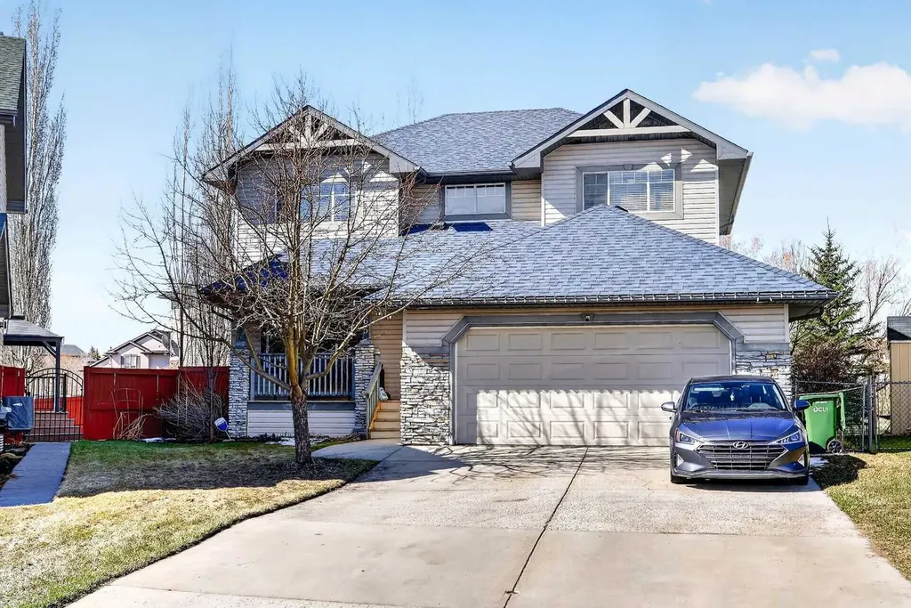 765 Qualicum Beach Bay Chestermere AB T1X1J1