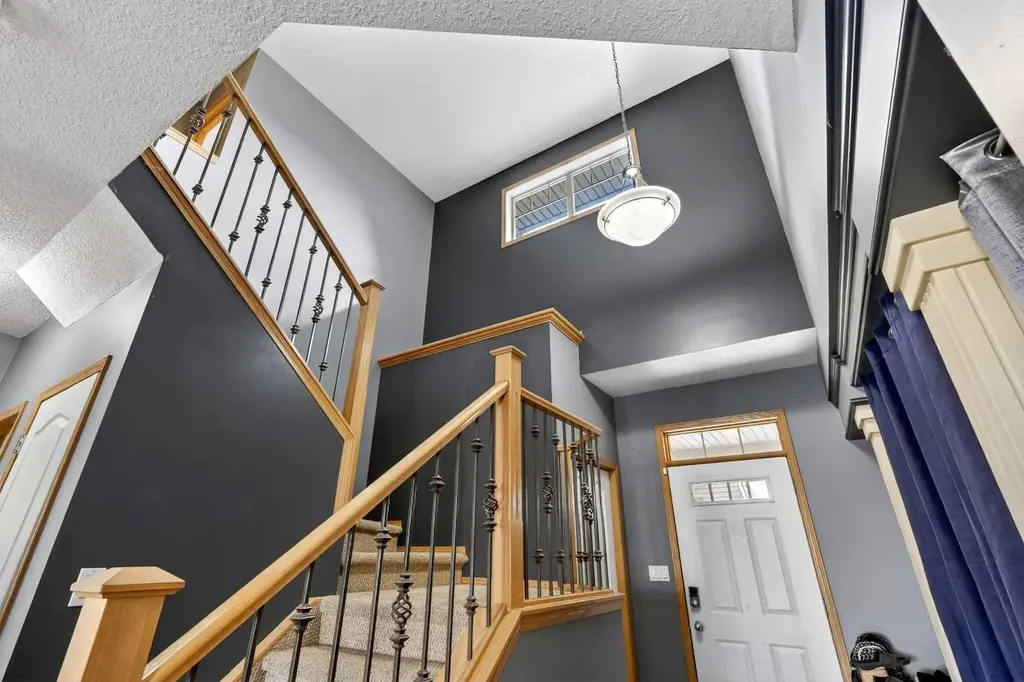 765 Qualicum Beach Bay Chestermere AB T1X1J1