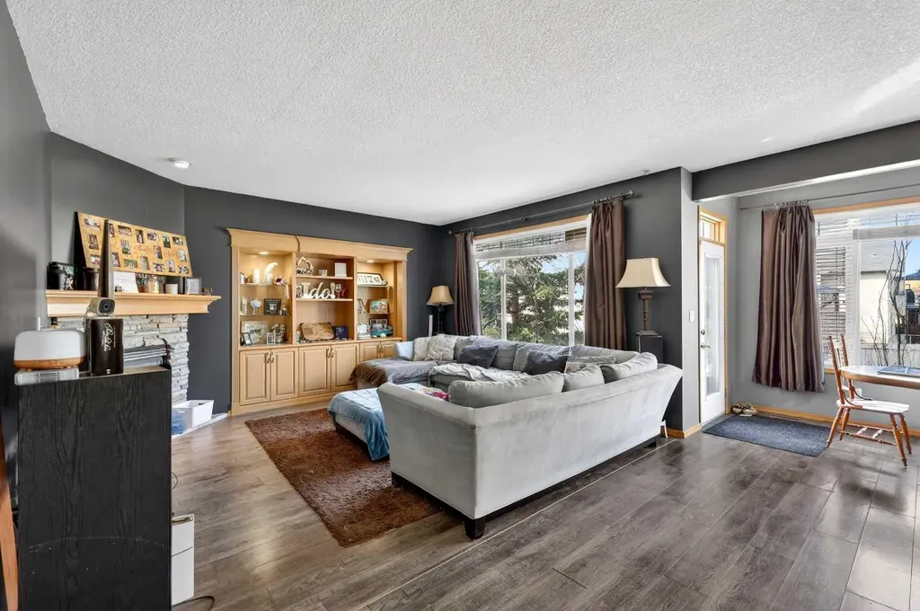 765 Qualicum Beach Bay Chestermere AB T1X1J1