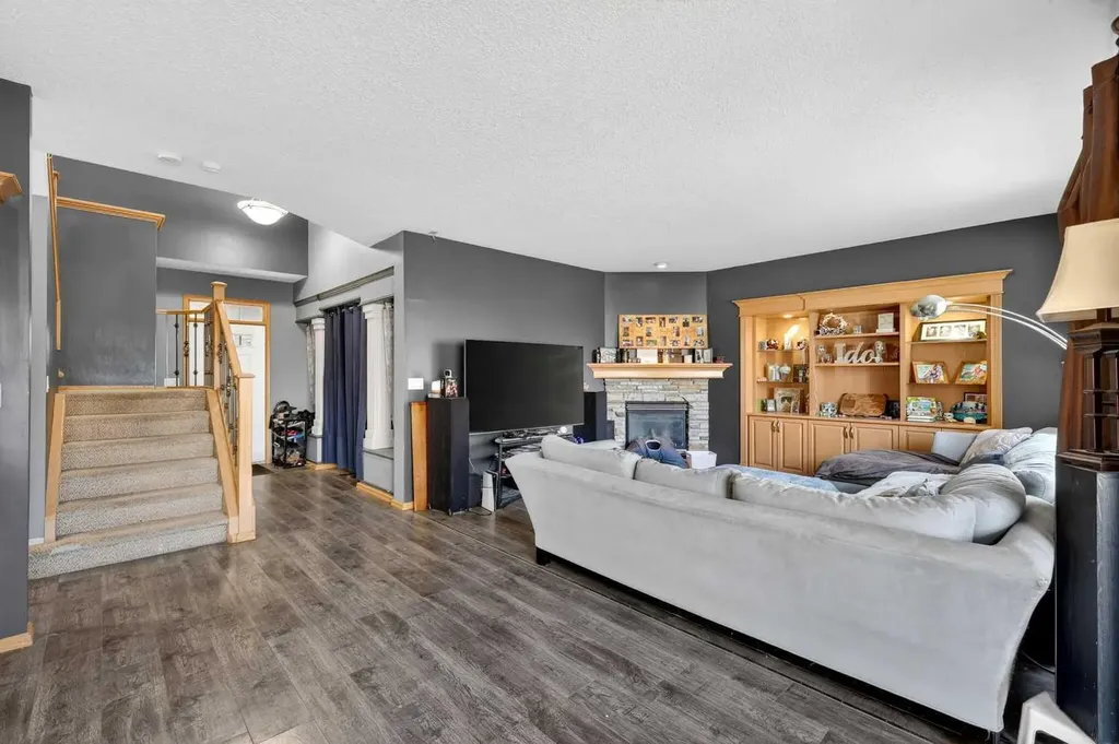 765 Qualicum Beach Bay Chestermere AB T1X1J1