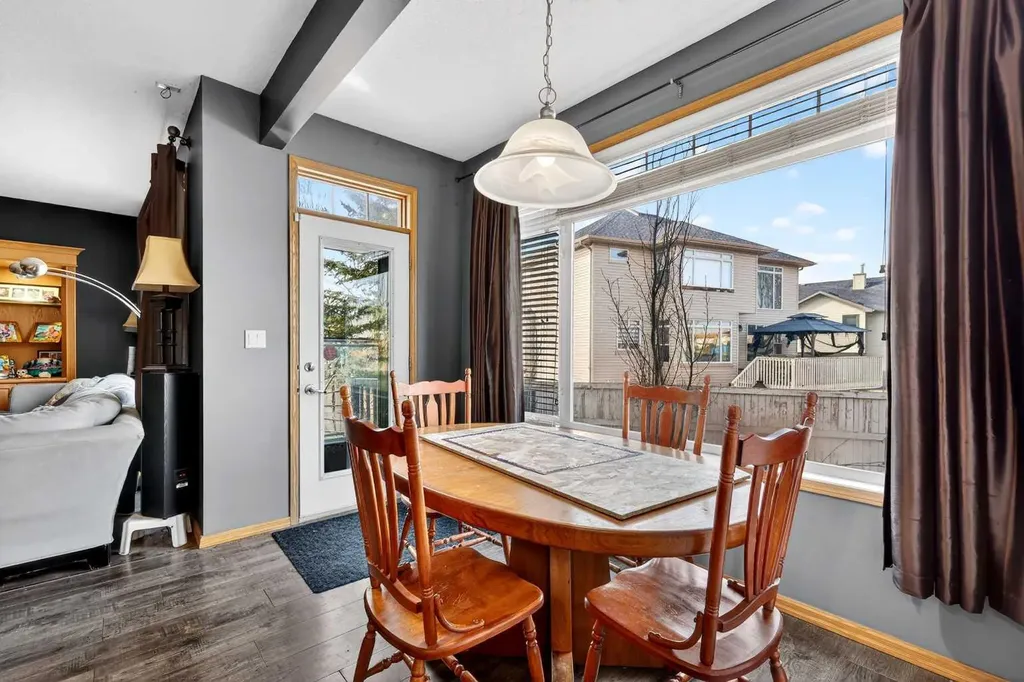 765 Qualicum Beach Bay Chestermere AB T1X1J1