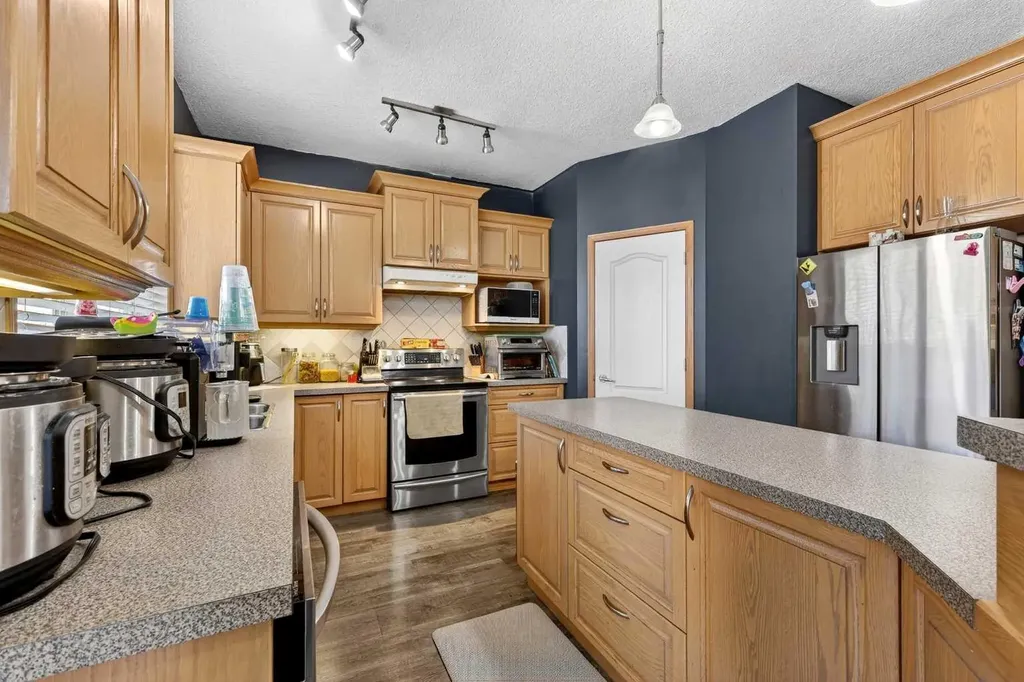 765 Qualicum Beach Bay Chestermere AB T1X1J1