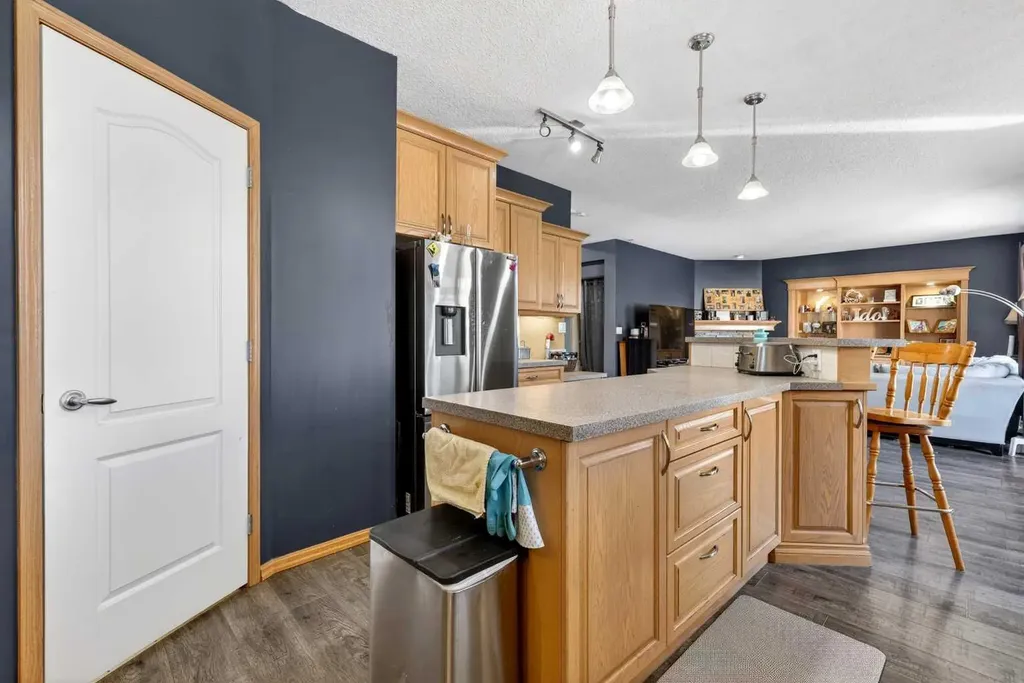 765 Qualicum Beach Bay Chestermere AB T1X1J1