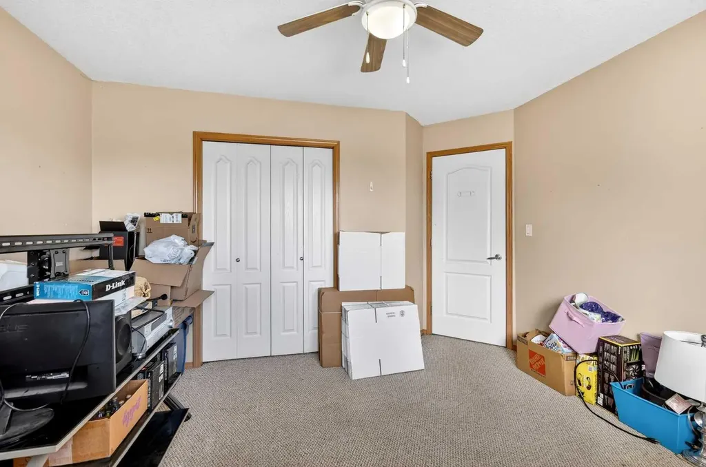 765 Qualicum Beach Bay Chestermere AB T1X1J1