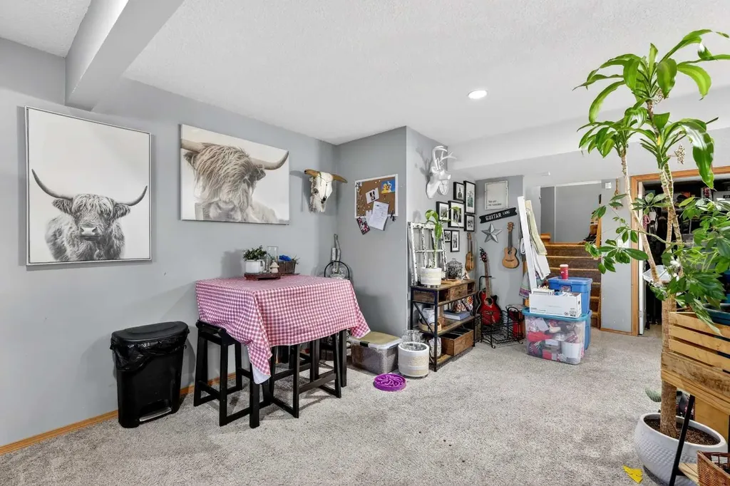 765 Qualicum Beach Bay Chestermere AB T1X1J1