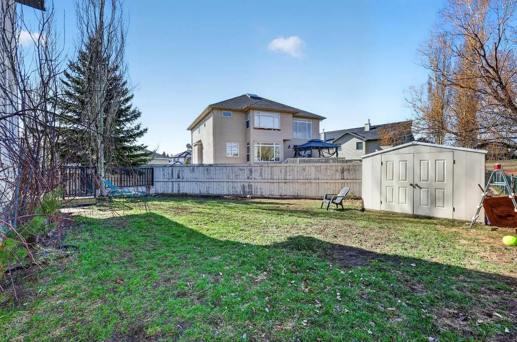 765 Qualicum Beach Bay Chestermere AB T1X1J1