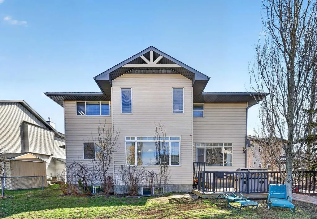 765 Qualicum Beach Bay Chestermere AB T1X1J1
