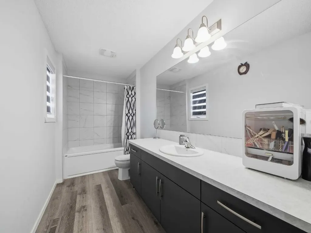 62 Yorkstone Heath SW Calgary AB T2X 4K5