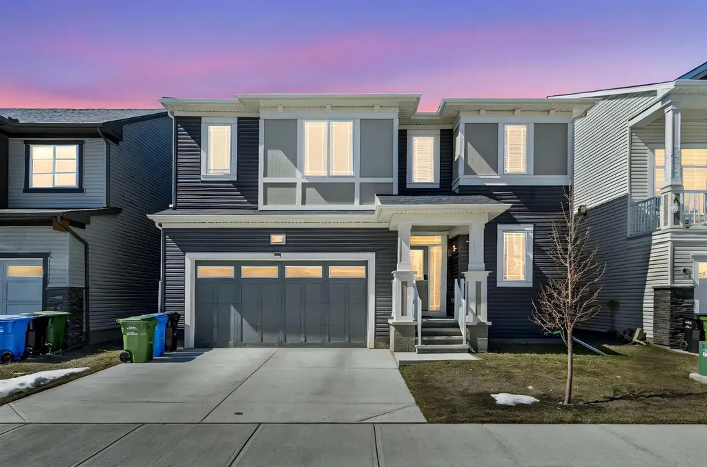 33 Carringham Heights NW Calgary AB T3P1V9