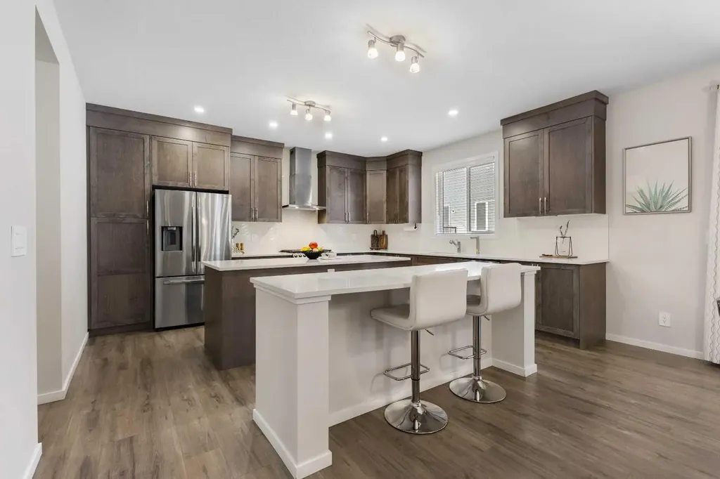 33 Carringham Heights NW Calgary AB T3P1V9