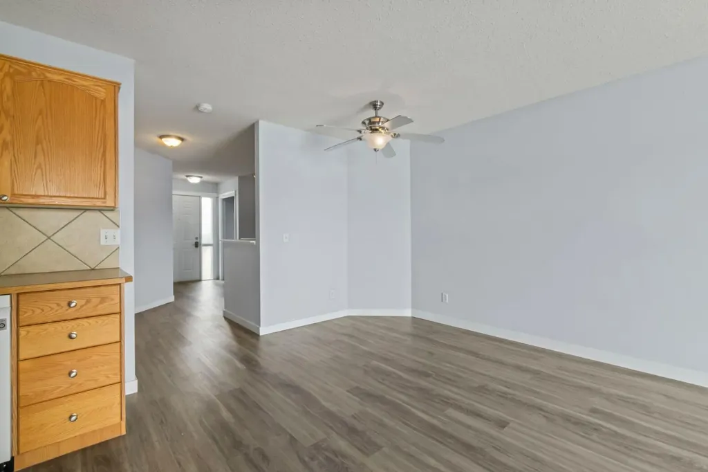 103 Strathaven Drive Strathmore AB T1P 1W3