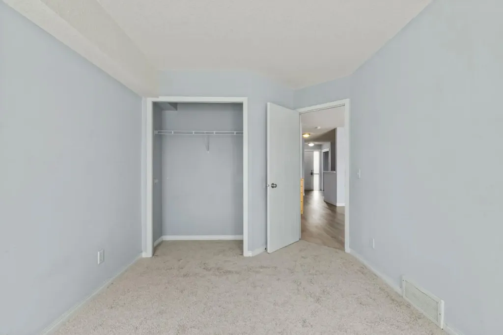 103 Strathaven Drive Strathmore AB T1P 1W3