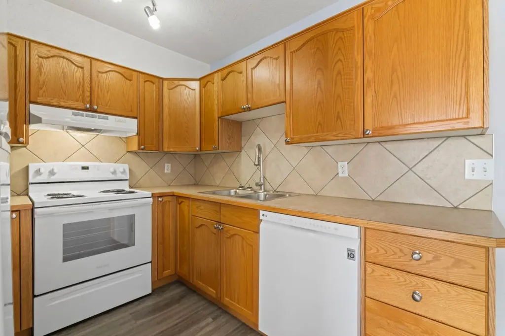 103 Strathaven Drive Strathmore AB T1P 1W3
