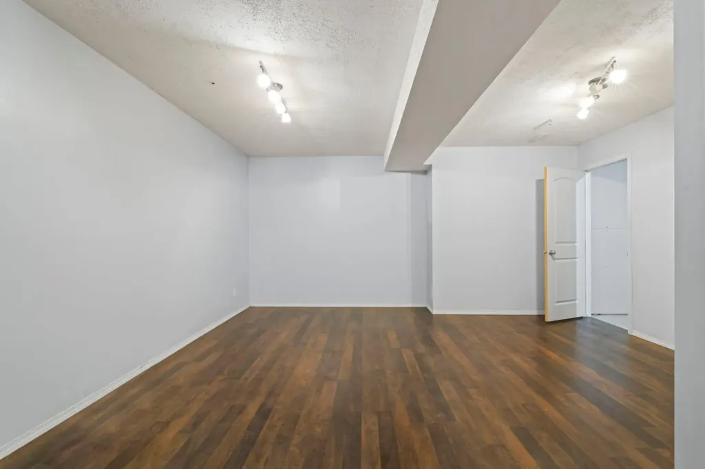 103 Strathaven Drive Strathmore AB T1P 1W3