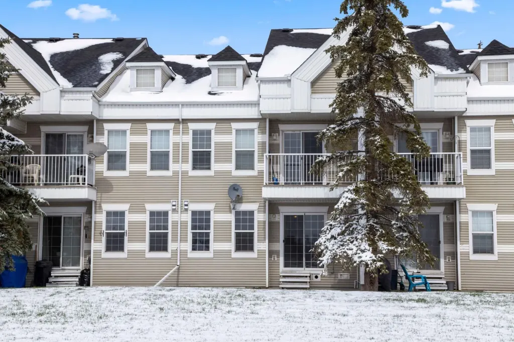 103 Strathaven Drive Strathmore AB T1P 1W3