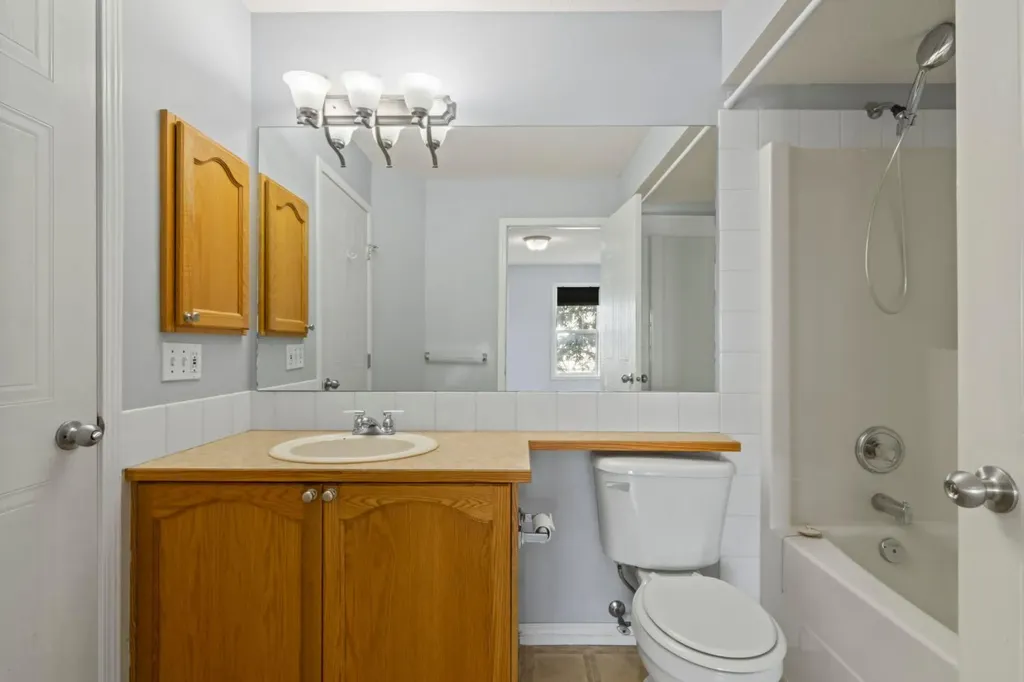 103 Strathaven Drive Strathmore AB T1P 1W3