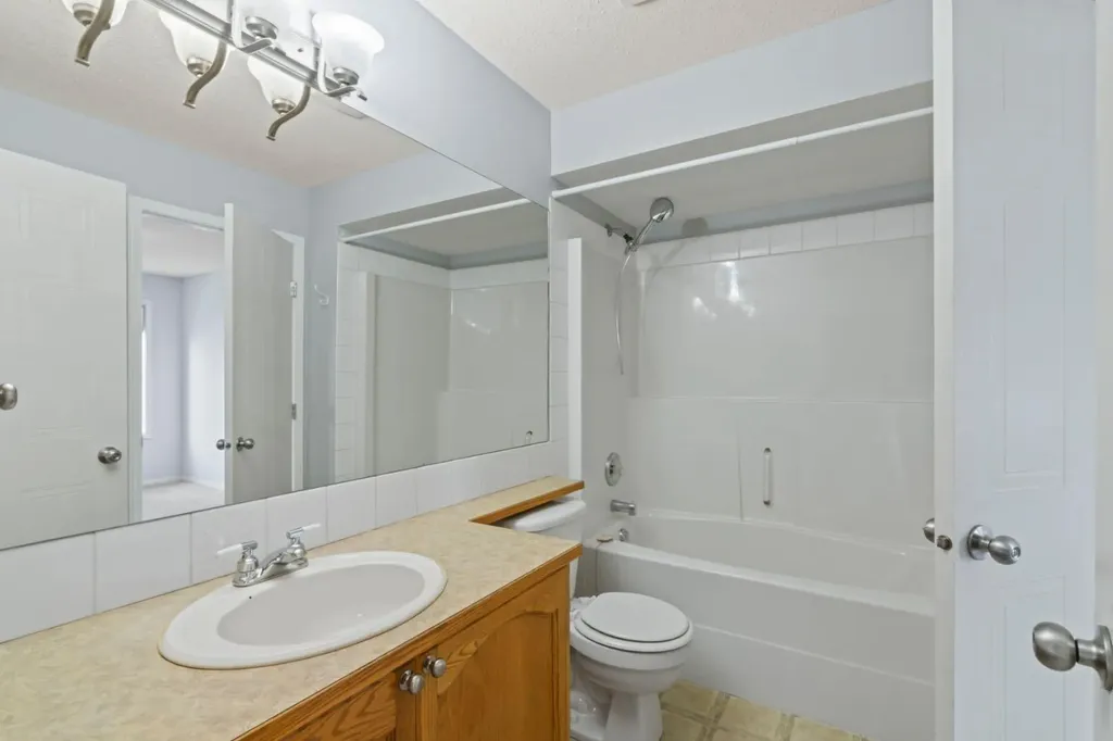 103 Strathaven Drive Strathmore AB T1P 1W3