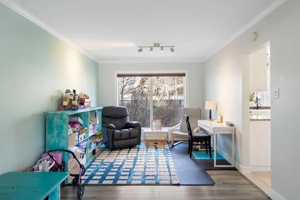 656 Willow Brook Drive SE Calgary AB T2J 1N8