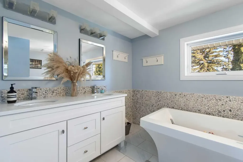656 Willow Brook Drive SE Calgary AB T2J 1N8