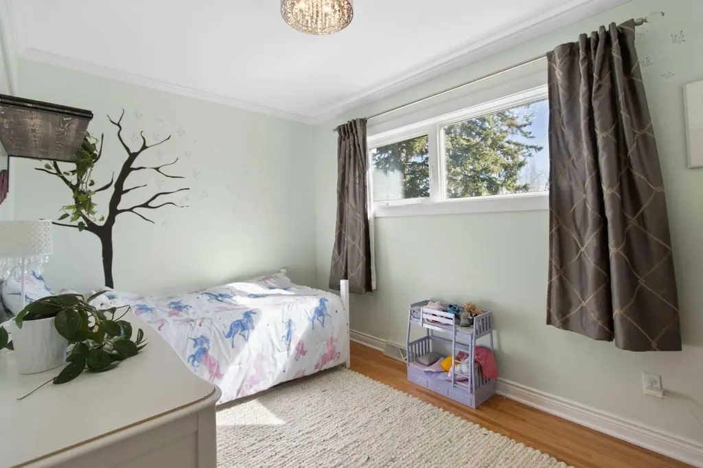 656 Willow Brook Drive SE Calgary AB T2J 1N8
