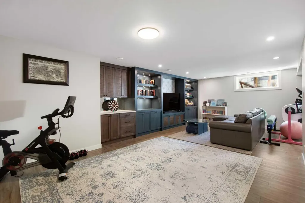 656 Willow Brook Drive SE Calgary AB T2J 1N8