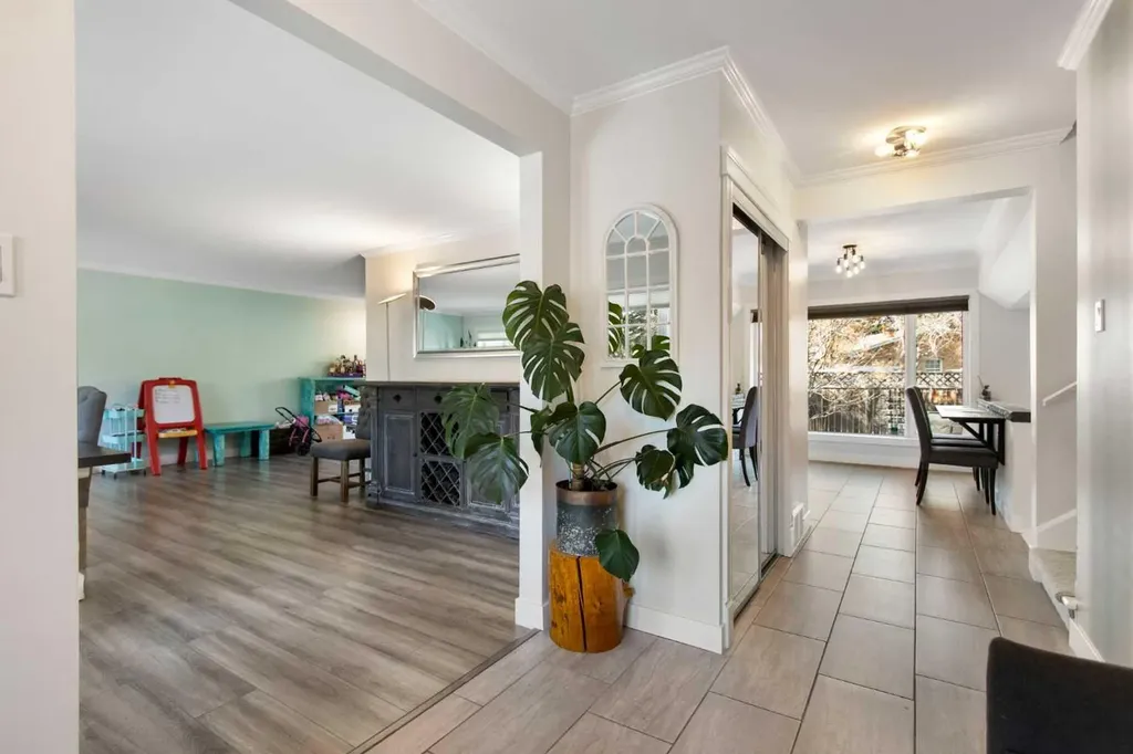 656 Willow Brook Drive SE Calgary AB T2J 1N8