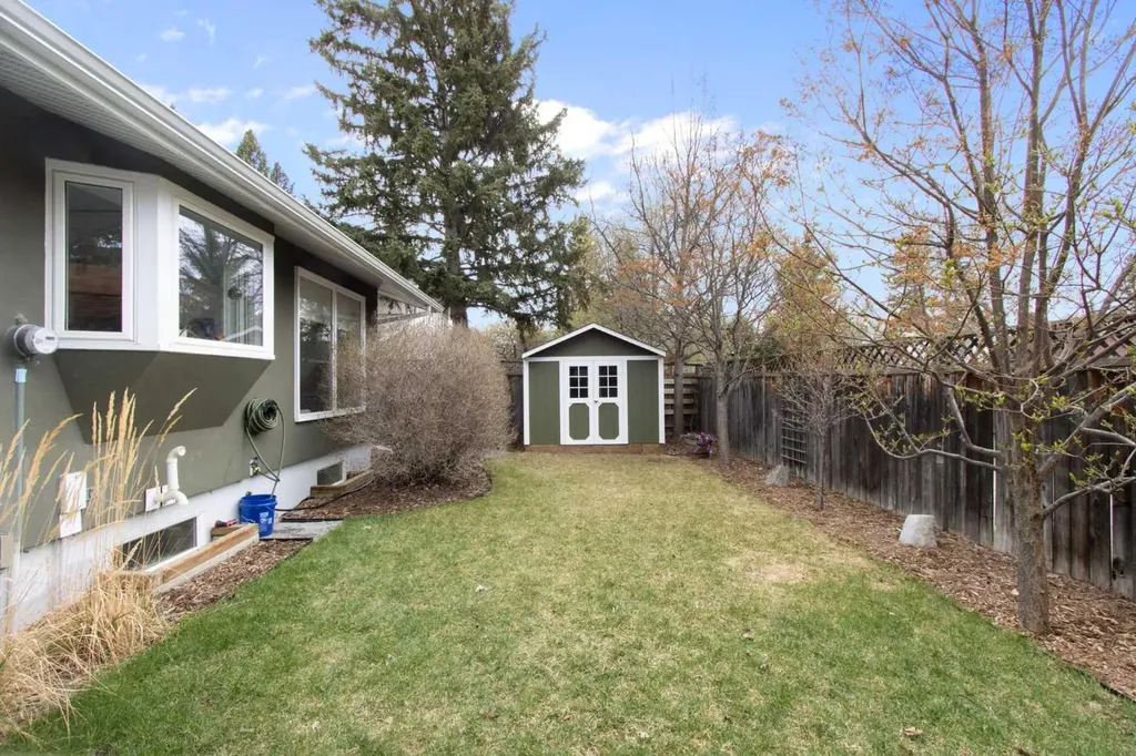 656 Willow Brook Drive SE Calgary AB T2J 1N8
