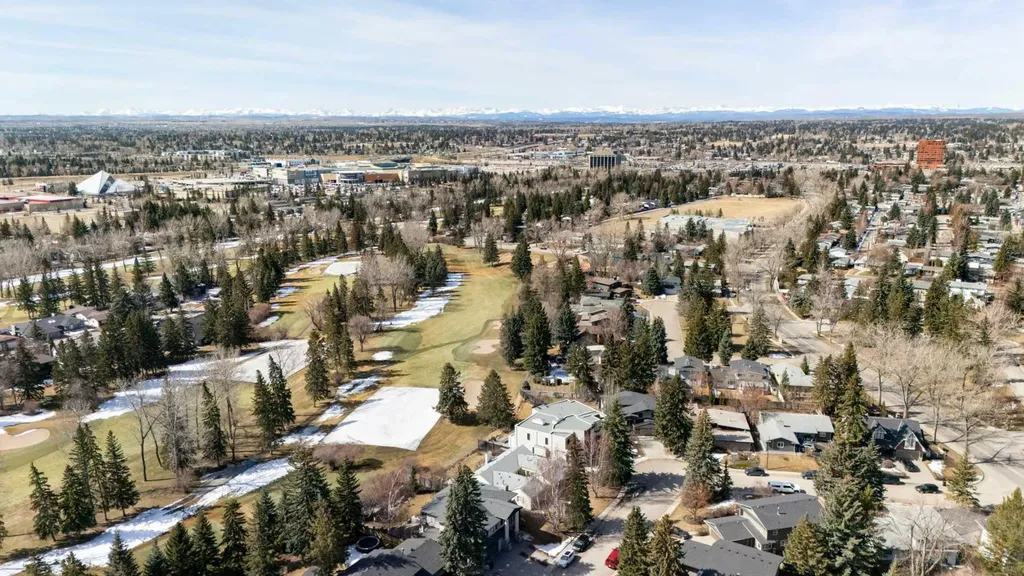 656 Willow Brook Drive SE Calgary AB T2J 1N8