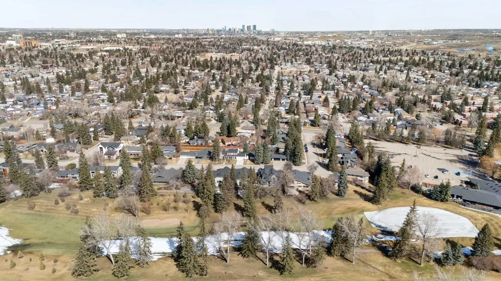 656 Willow Brook Drive SE Calgary AB T2J 1N8