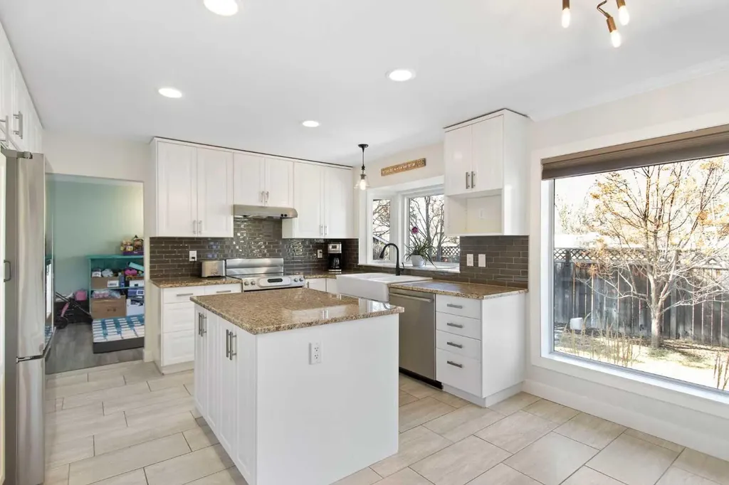 656 Willow Brook Drive SE Calgary AB T2J 1N8