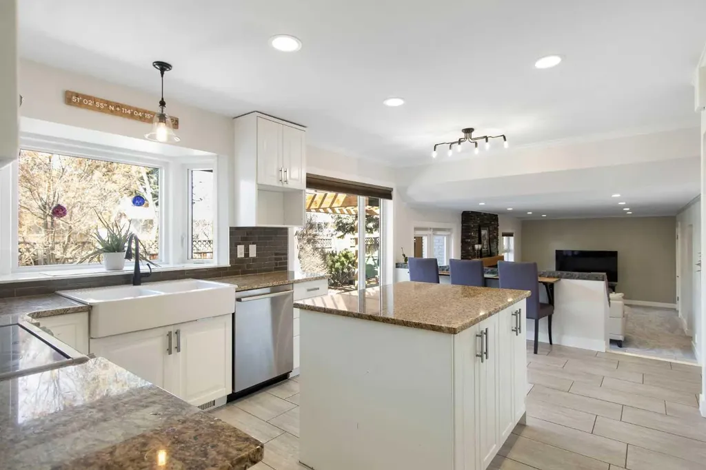 656 Willow Brook Drive SE Calgary AB T2J 1N8