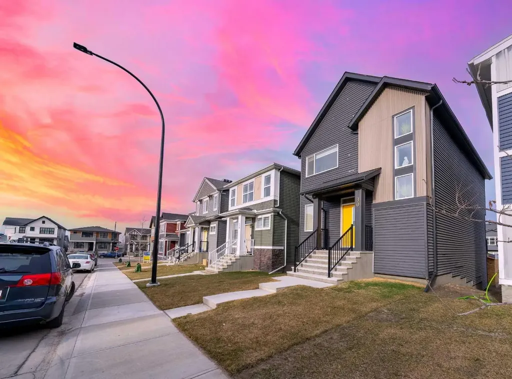 30 Edith Manor NW Calgary AB T3R1Y7