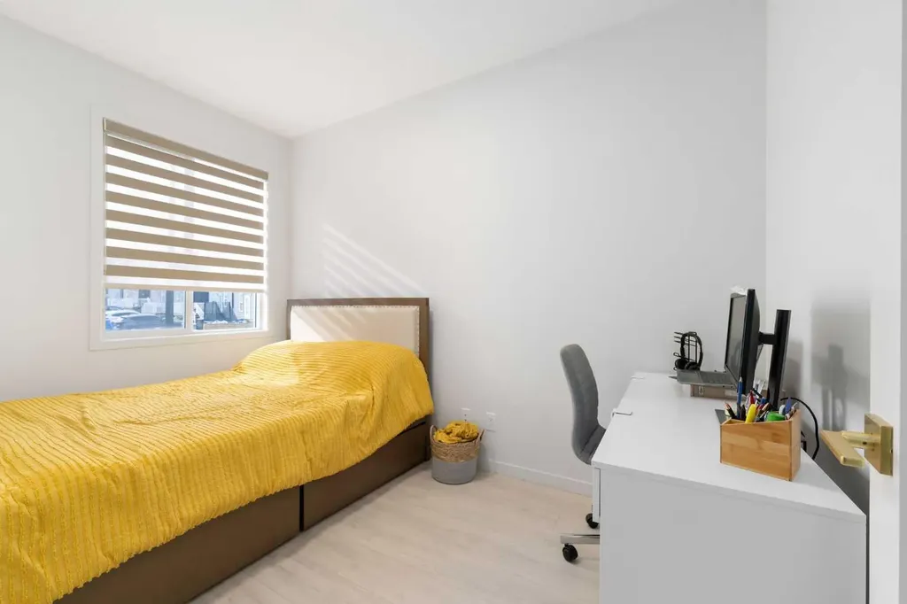 30 Edith Manor NW Calgary AB T3R1Y7