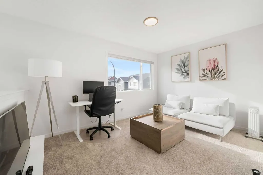30 Edith Manor NW Calgary AB T3R1Y7