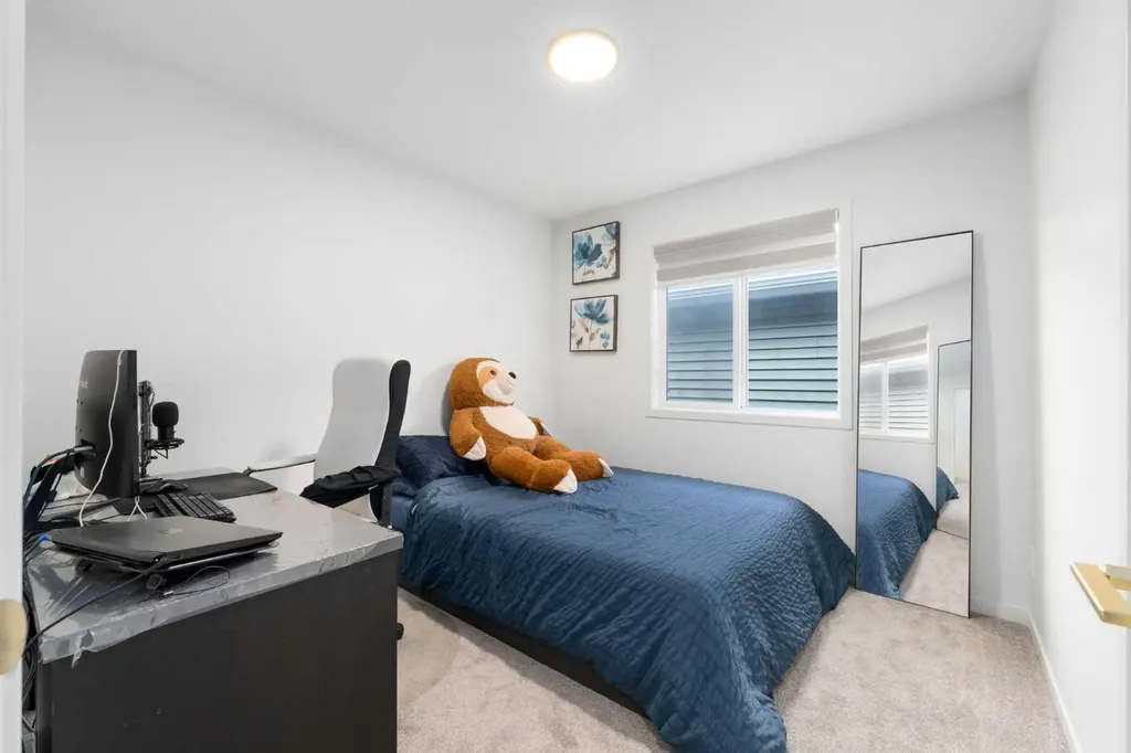 30 Edith Manor NW Calgary AB T3R1Y7