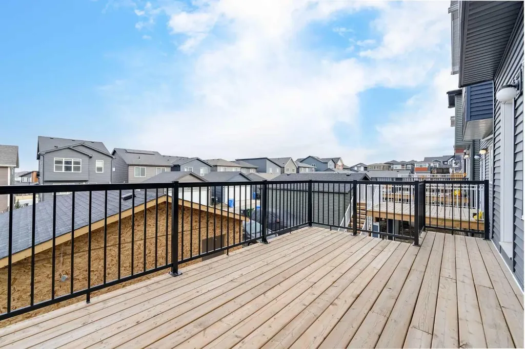 30 Edith Manor NW Calgary AB T3R1Y7